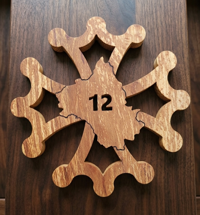 Croix occitane en bois échauffé (bois rare)